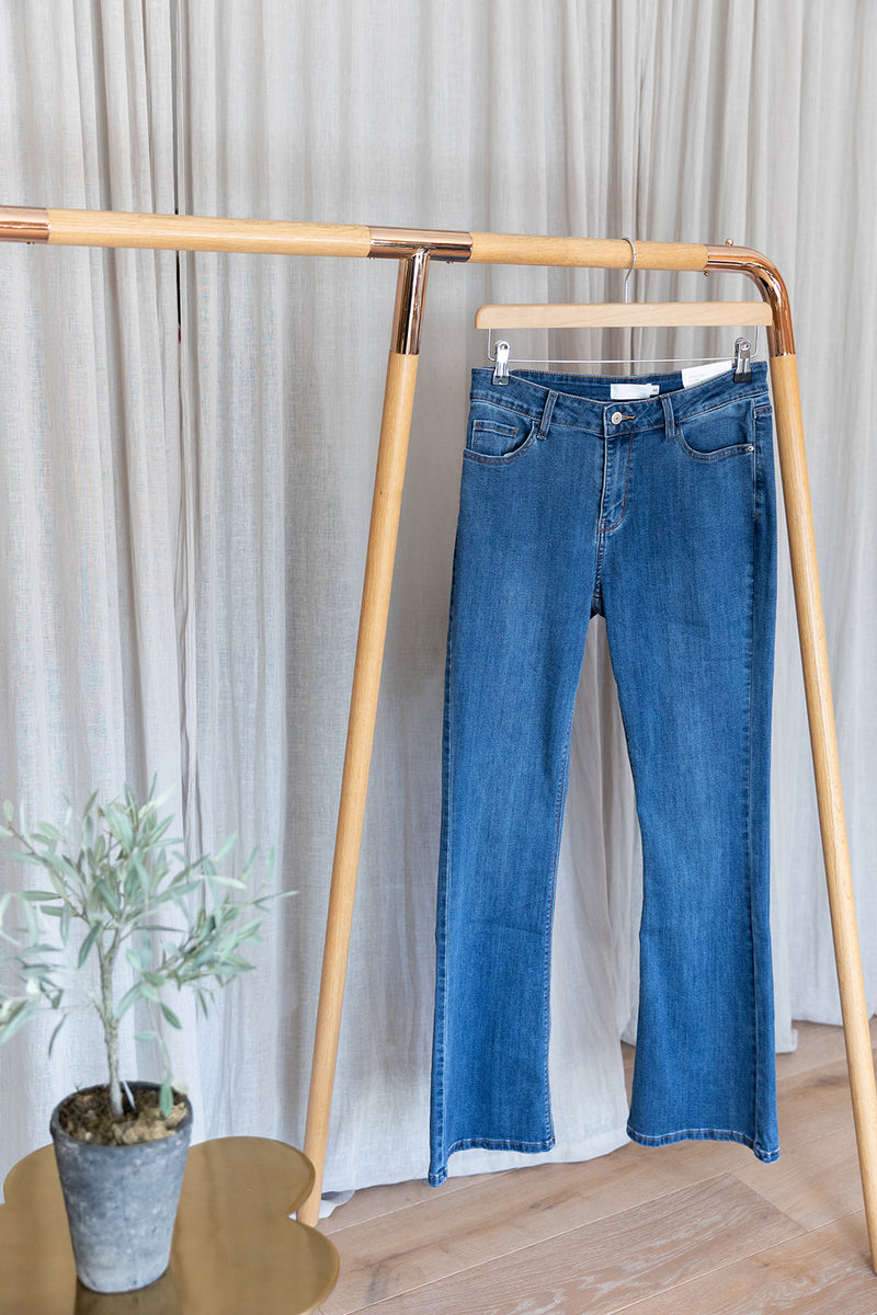 Chrissy Flared Jeans | Mid Blue