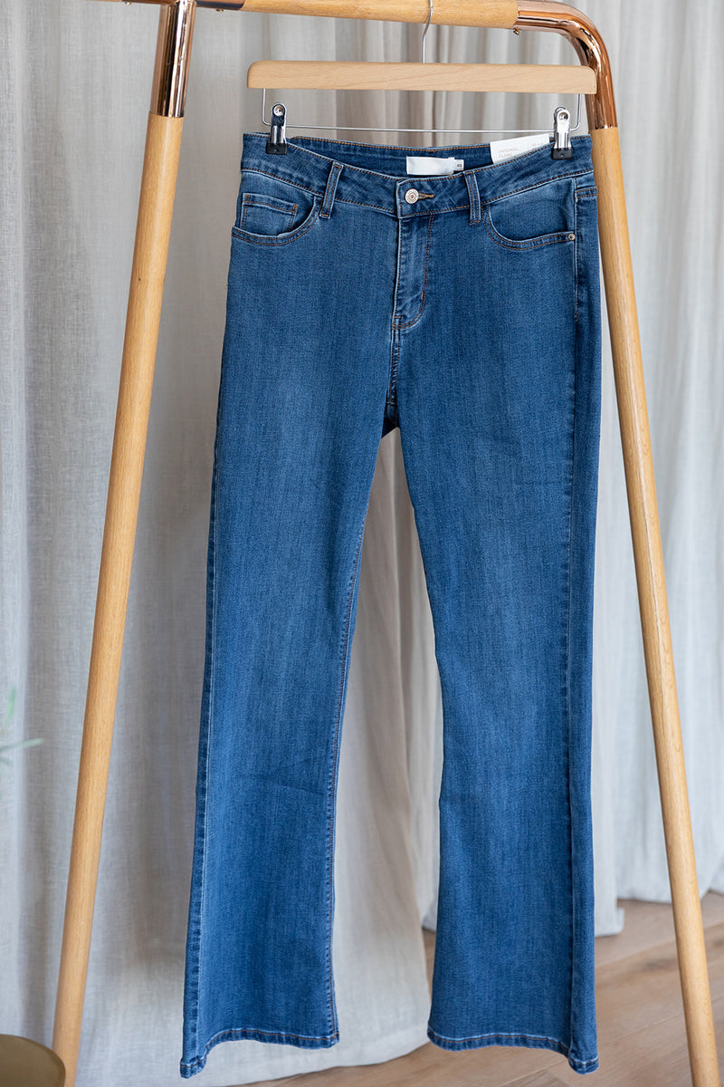 Chrissy Flared Jeans | Mid Blue