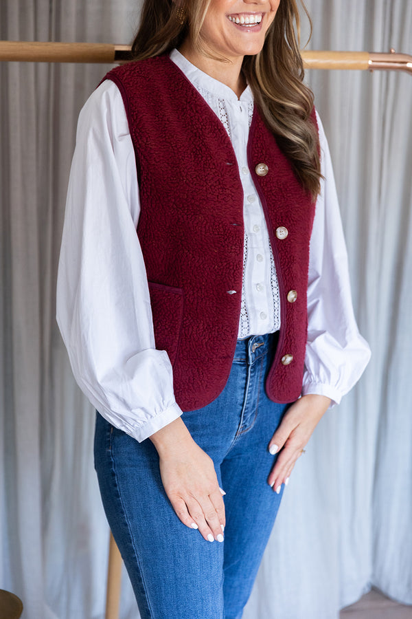 Lili Gilet | Cranberry