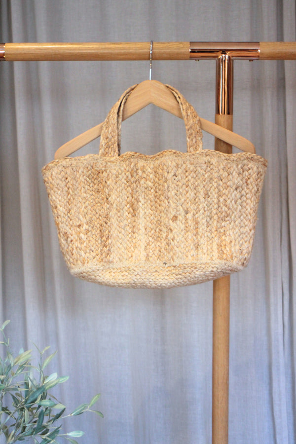 Scallop Tote Basket | Natural