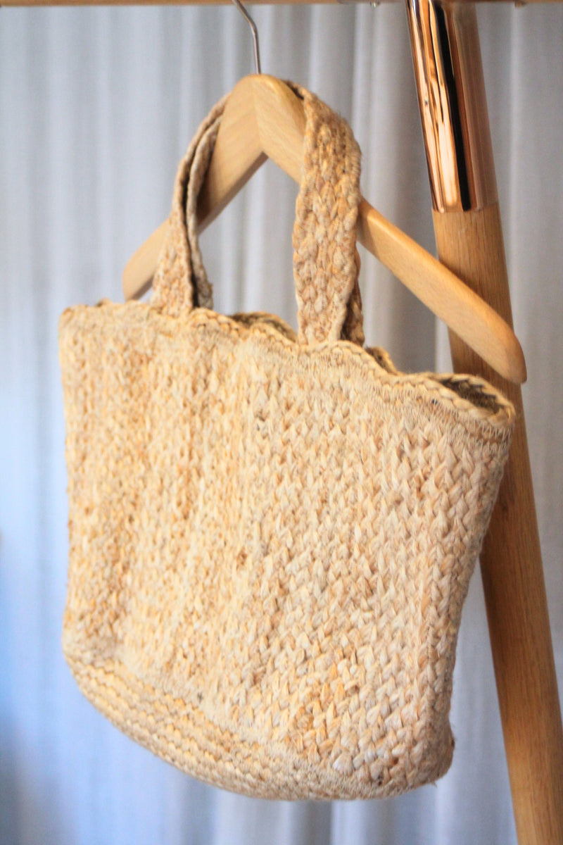 Scallop Tote Basket | Natural