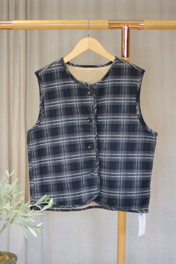 Vinka Reversible Vest | Navy
