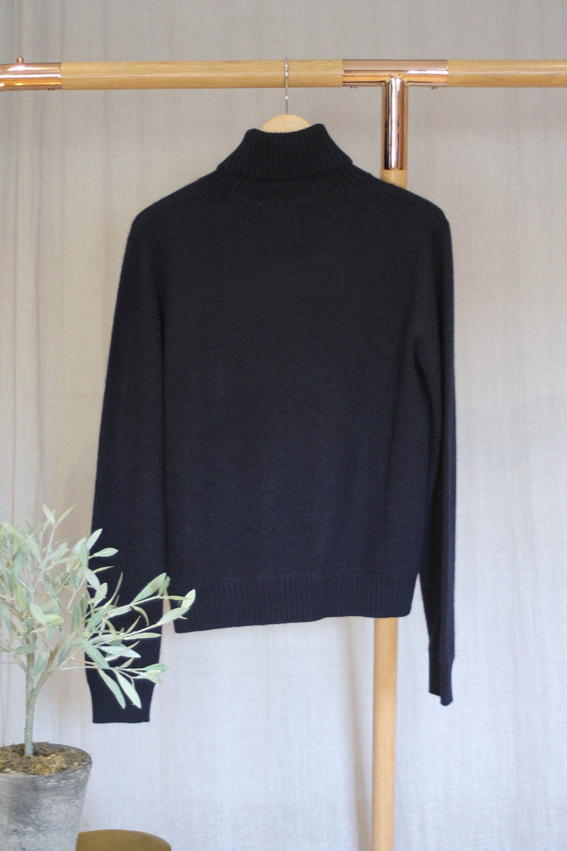 Light Roll Collar | Navy