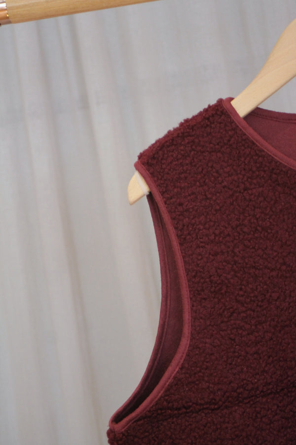 Lili Gilet | Cranberry