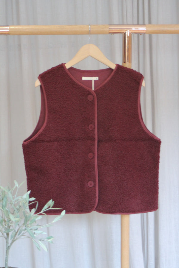 Lili Gilet | Cranberry