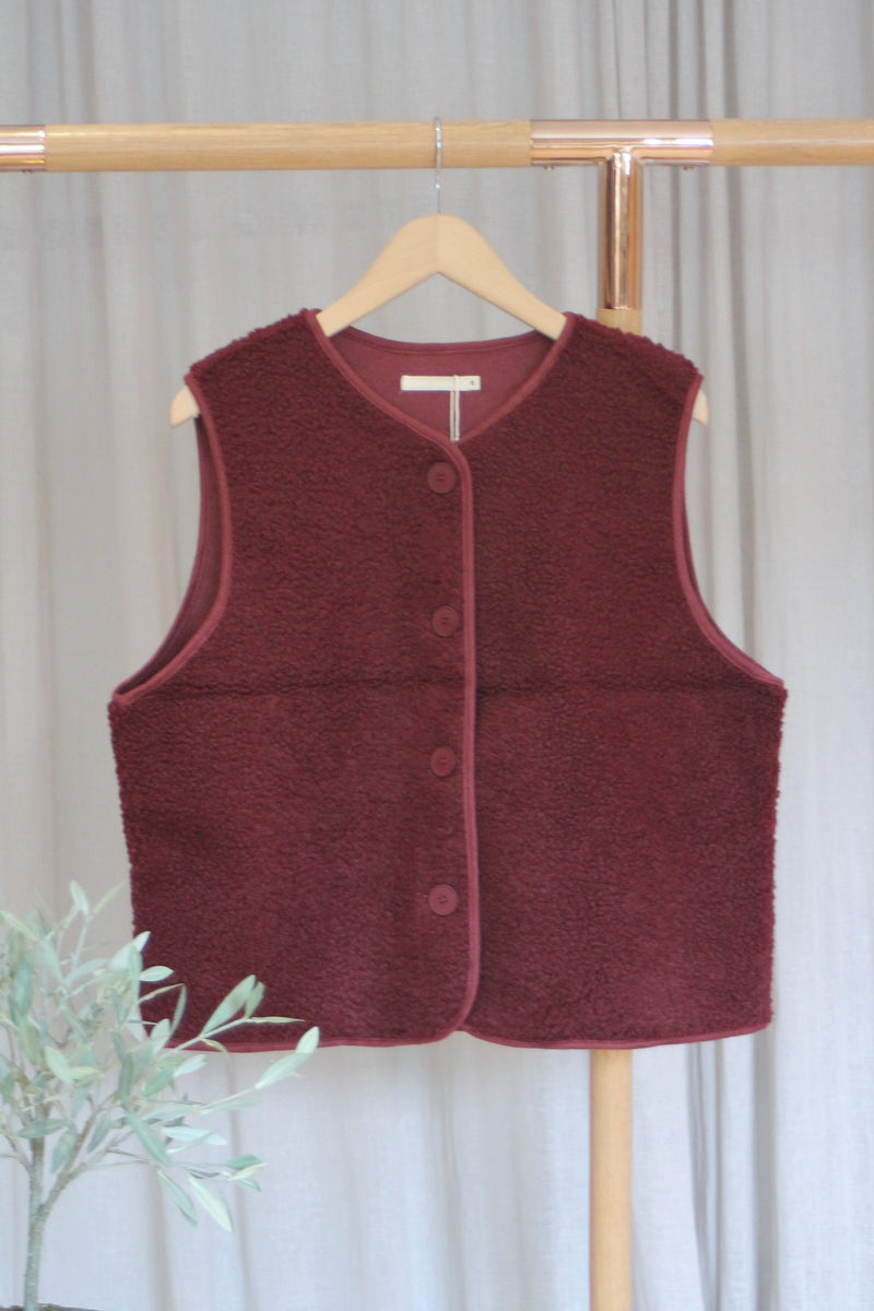 Lili Gilet | Cranberry