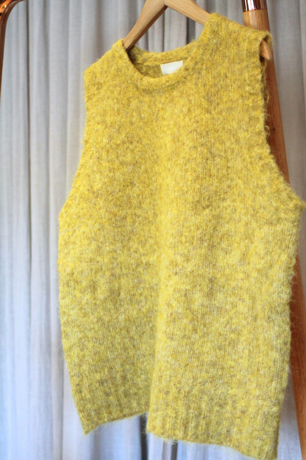 Tank | Ochre
