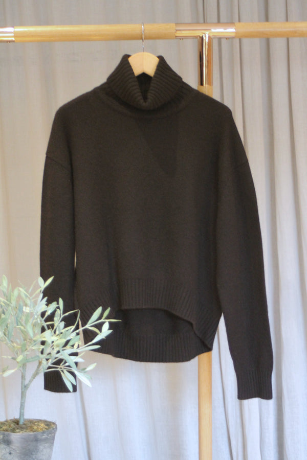 Oversized Cashmere Roll Collar | Bitter