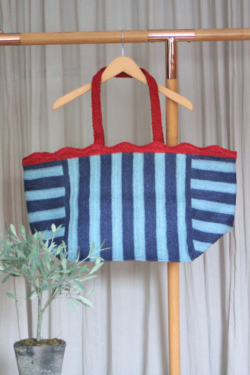 Scallop Trim Blueberry Tote