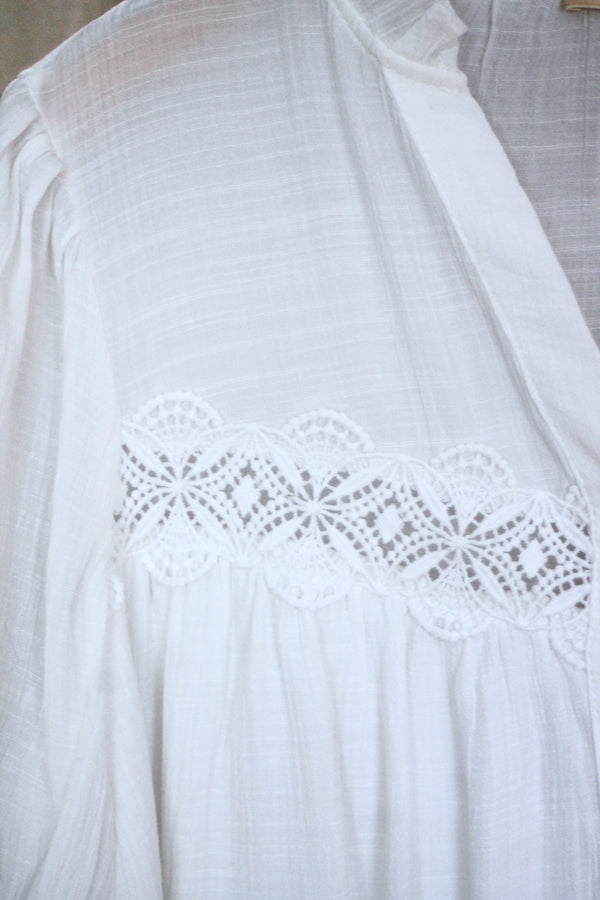 Short Sleeved White Top